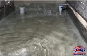 Ngâm nước thử kiểm tra chống thấm nhà vệ sinh WC sau thi công