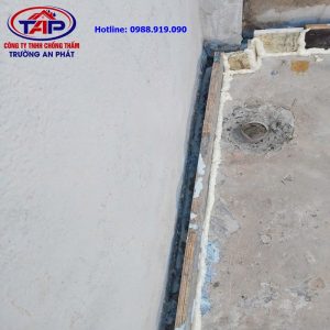 Đổ gờ chống nứt chân tường bằng Sika Grout cho sân thượng tại TP Vinh