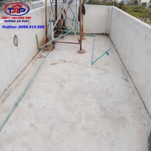 Đục tẩy vệ sinh xịt nước áp lực chống thấm sân thượng tại TP Vinh