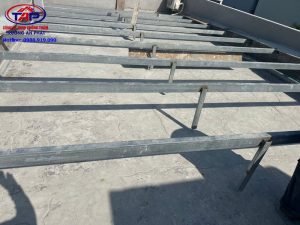 Vết nứt bê tông sàn mái gây thấm dột tại TP Vinh Nghệ An