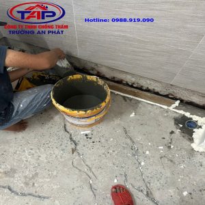 Đổ vữa không co ngót chống nứt chân tường chống thấm ngang