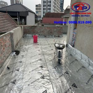 Ngâm thử nước kiểm tra chất lượng chống thấm sau thi công