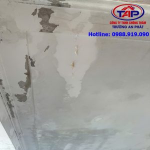 Vết nứt sàn ban công gây thấm dột