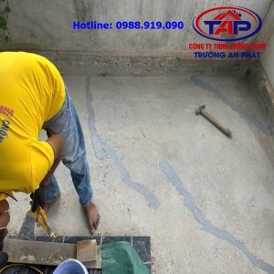 Xử lý vết nứt bê tông bằng keo chuyên dụng chống thấm
